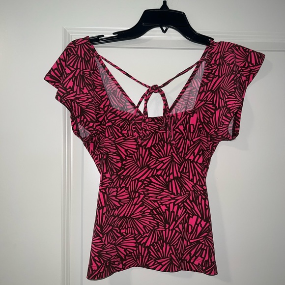 Very pretty blouse, NWT - Picture 2 of 2